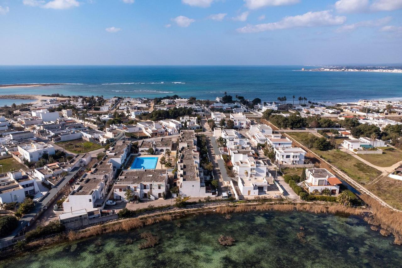 Villino Sabrina Con Piscina Villa Torre Lapillo Bagian luar foto
